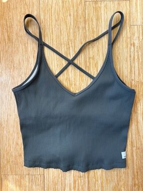 Vuori Rib Crop Tank, Ribbed Crossback Cropped Cami Tank Top - Charcoal Neutral